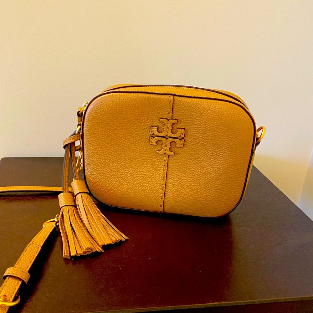 Tory Burch Handbag. McGraw Camera Bag, Camel color, Excellent Condition.